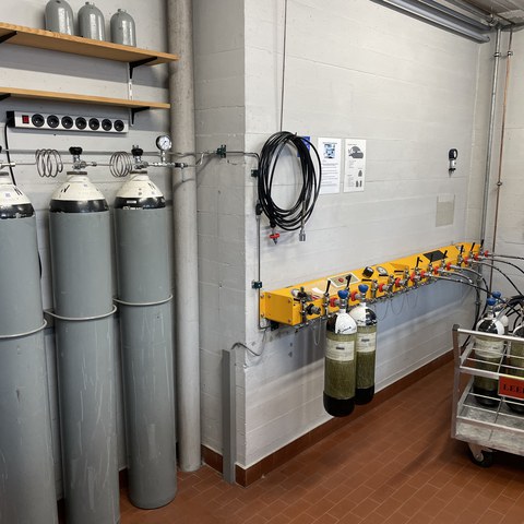 AS-Flaschen Füllraum. Vergrösserte Ansicht