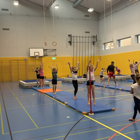 Turnen (10).JPEG. Vergrösserte Ansicht