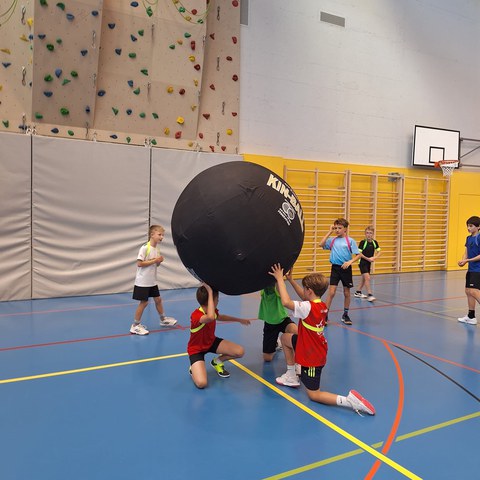 Kin Ball_09.10.26.jpg. Vergrösserte Ansicht