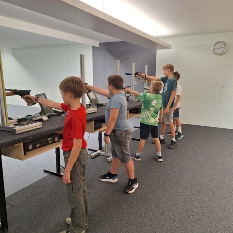 Luftpistolenschiessen10_06.10.26.jpg. Vergrösserte Ansicht