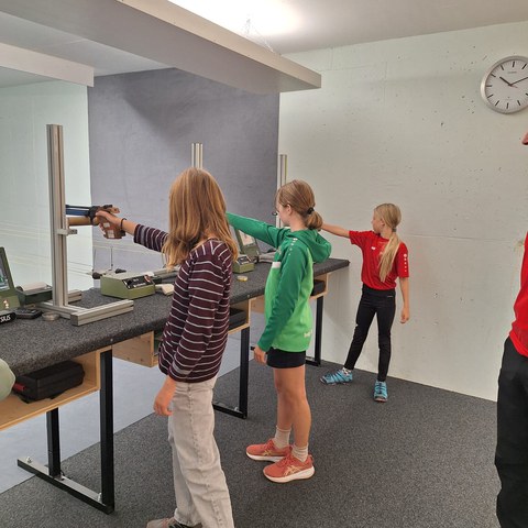 Luftpistolenschiessen5_06.10.26.jpg. Vergrösserte Ansicht