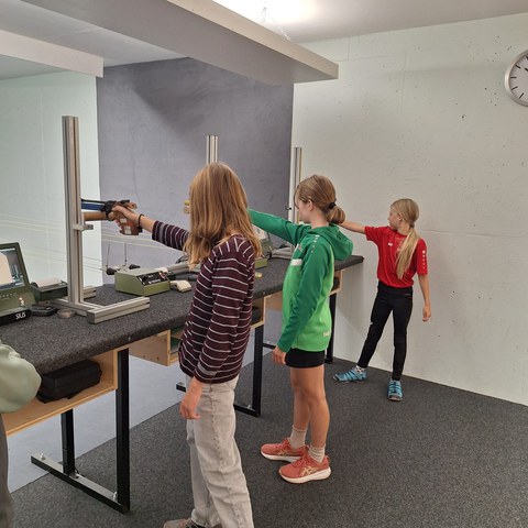 Luftpistolenschiessen6_06.10.26.jpg. Vergrösserte Ansicht
