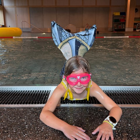 Schwimmen5_07.10.26.jpg. Vergrösserte Ansicht