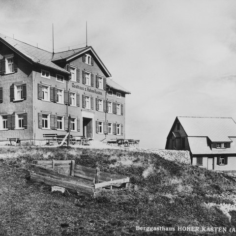 Berggasthaus mit Bettenhaus, 1950er-Jahre. Vergrösserte Ansicht